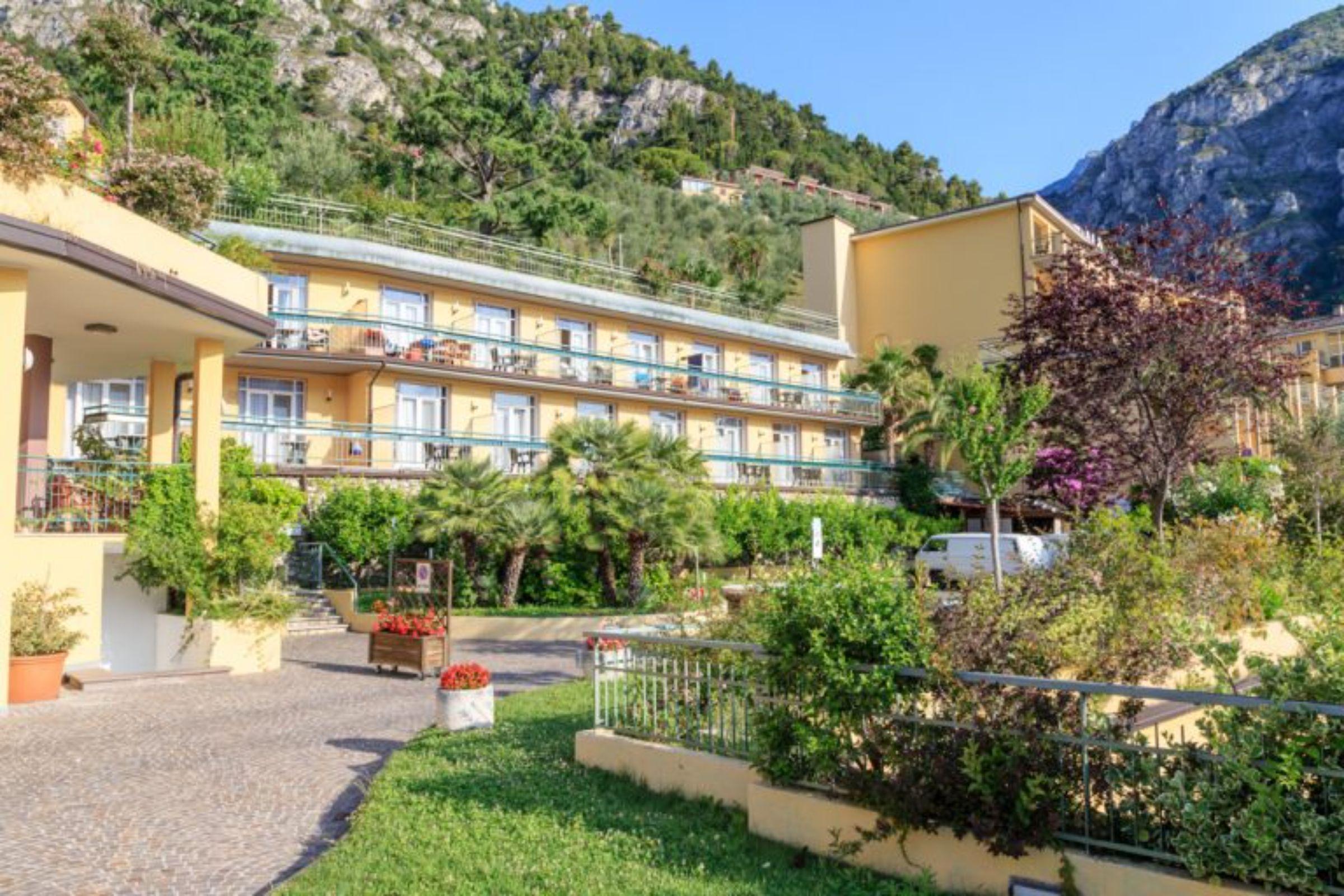 Hotel San Pietro Limone sul Garda Esterno foto