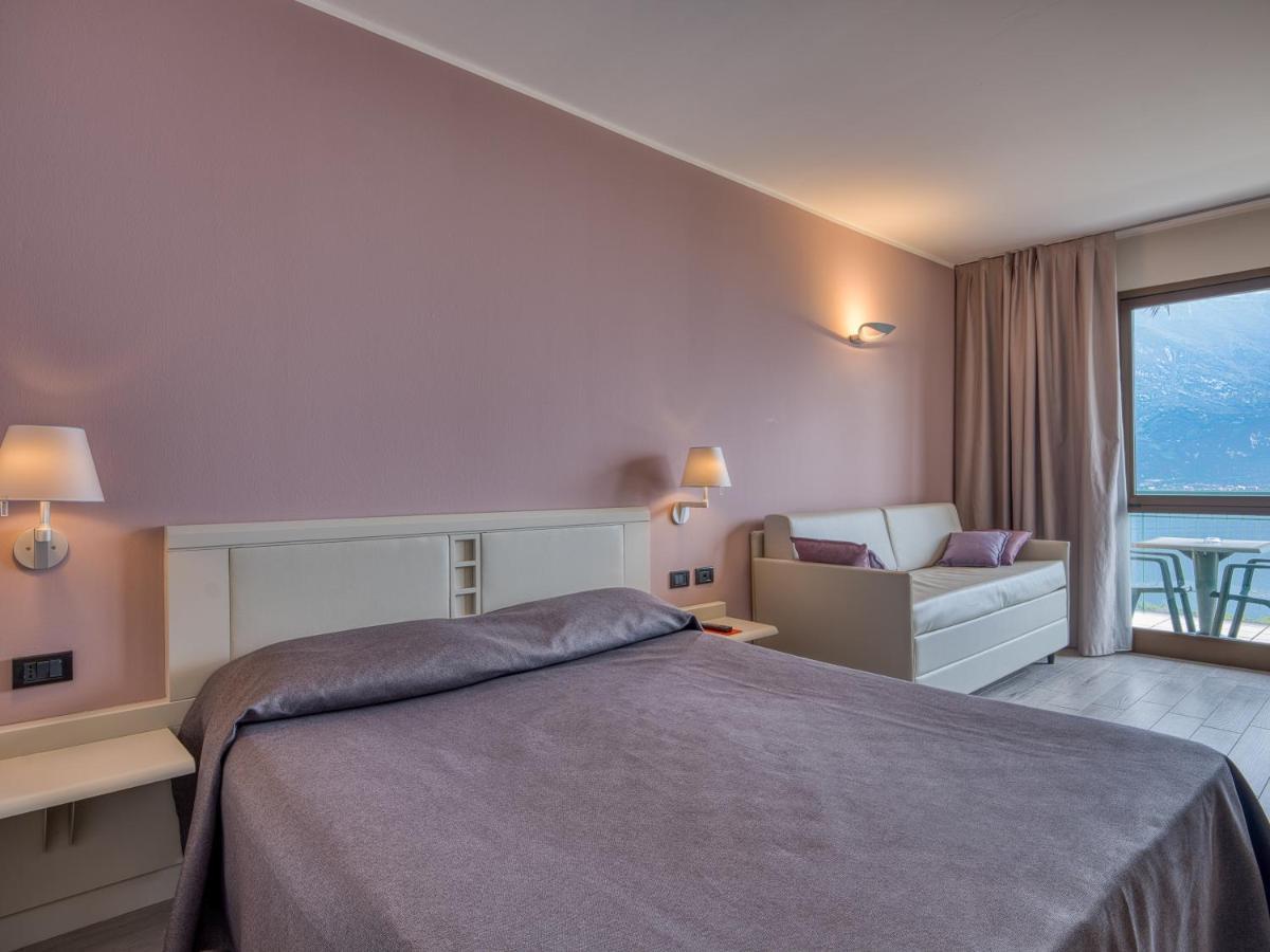 Hotel San Pietro Limone sul Garda Esterno foto