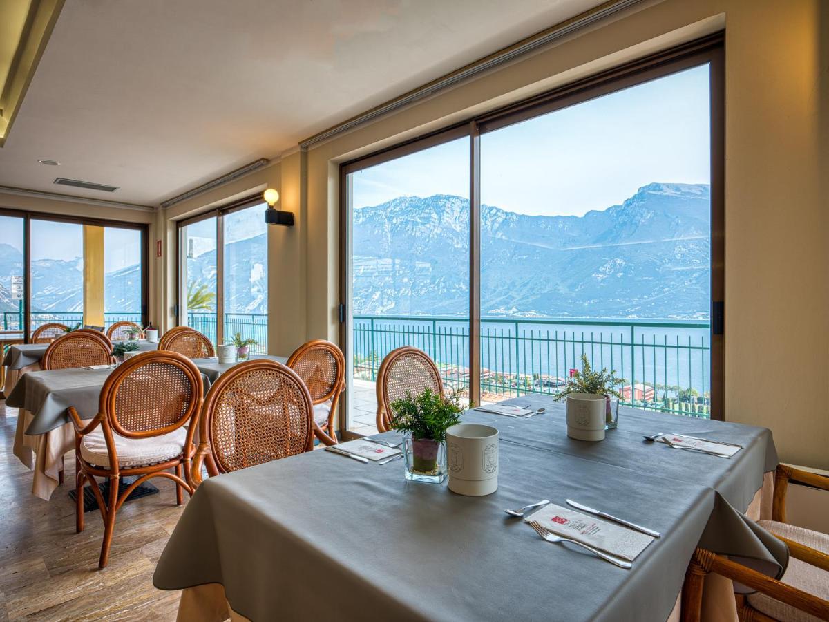 Hotel San Pietro Limone sul Garda Esterno foto