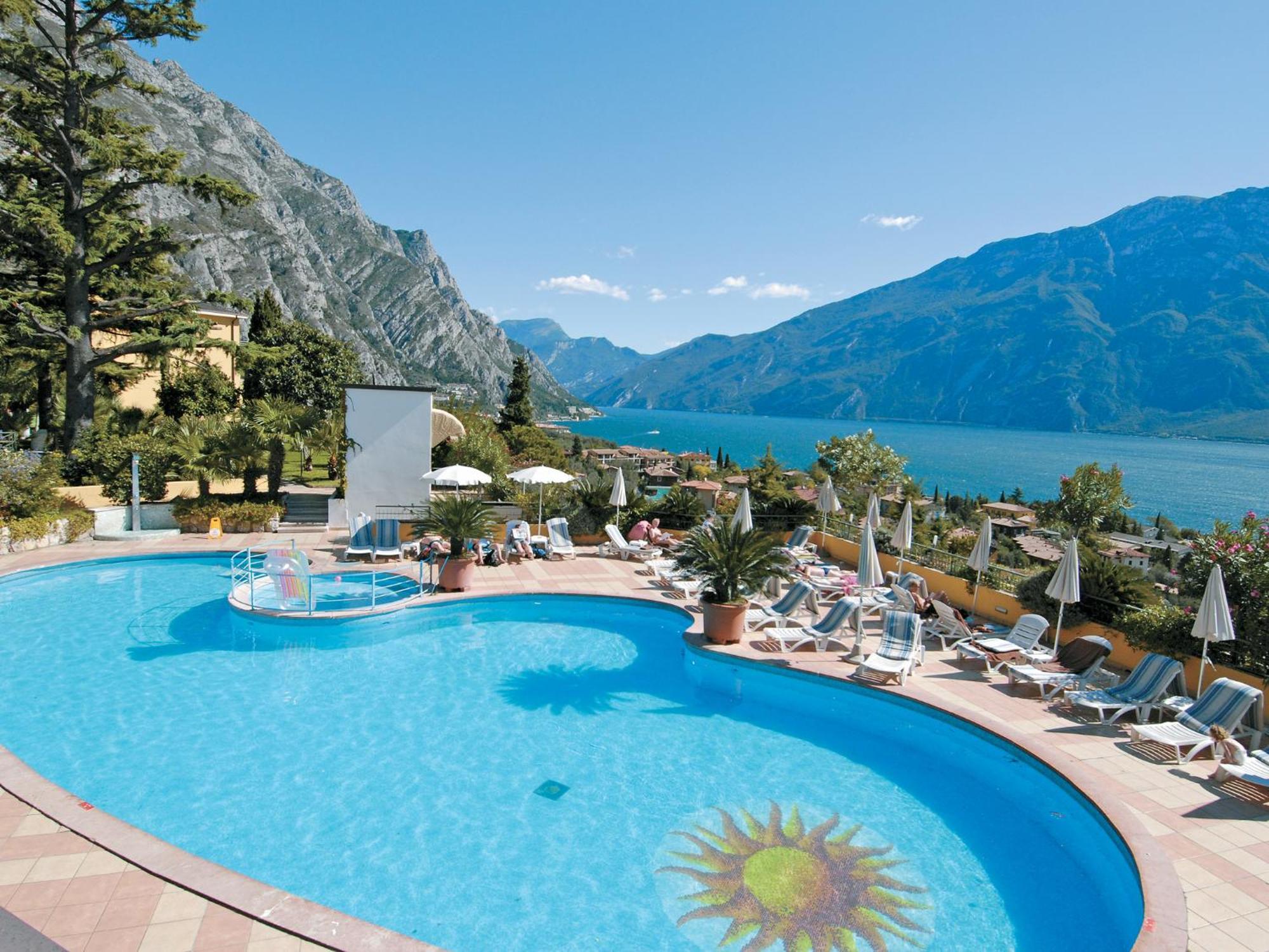 Hotel San Pietro Limone sul Garda Esterno foto